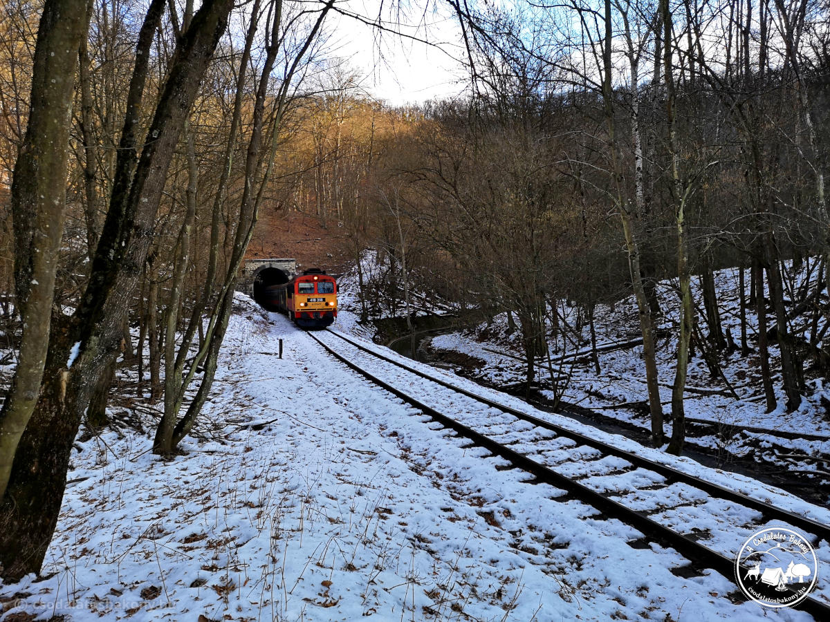 December 17. - Porva-Csesznek és Vinye között, az első alagútnál 