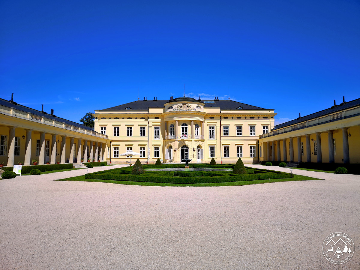 Károlyi-kastély és Park